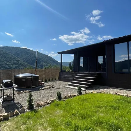 Aura Hills Chalet Korostov