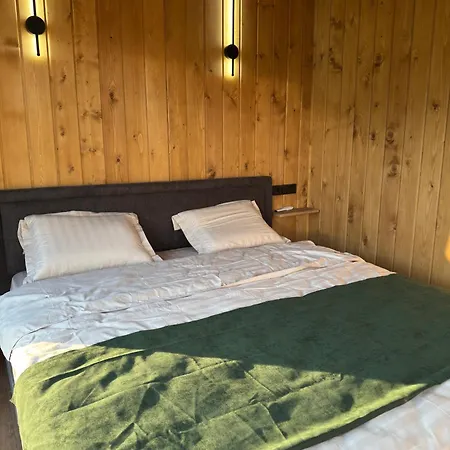 Aura Hills Chalet Korostov