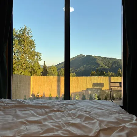 Aura Hills *