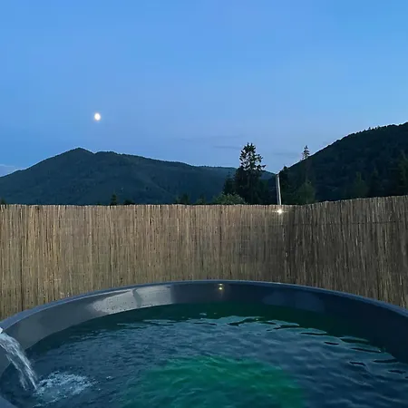 Aura Hills Chalet Korostov
